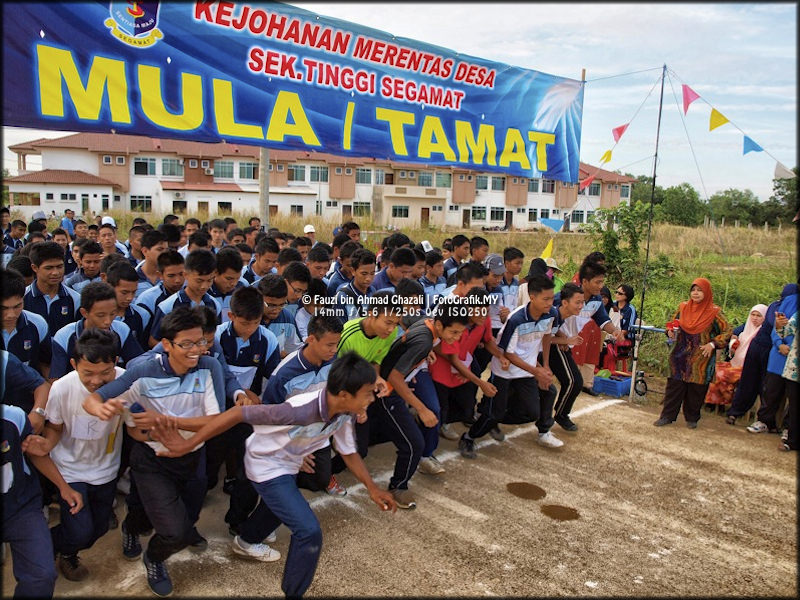 Pelepasan peserta larian oleh Pengetua.